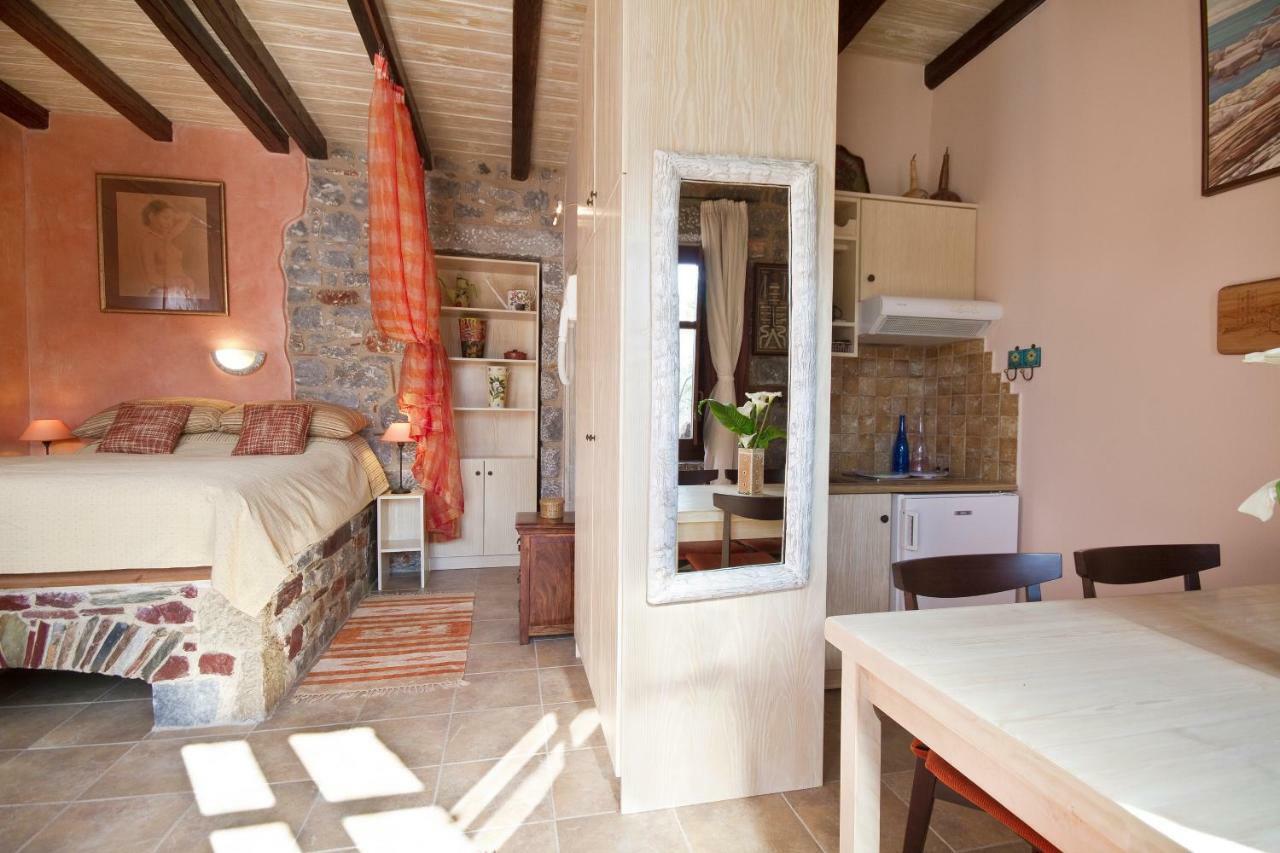 Elixirion Guest House Karavostásion Esterno foto